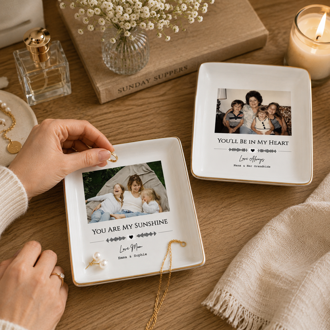 Personalized Favorite Song Jewelry Dish with Photo Custom Gift for Couples, Family & Christmas Main Image